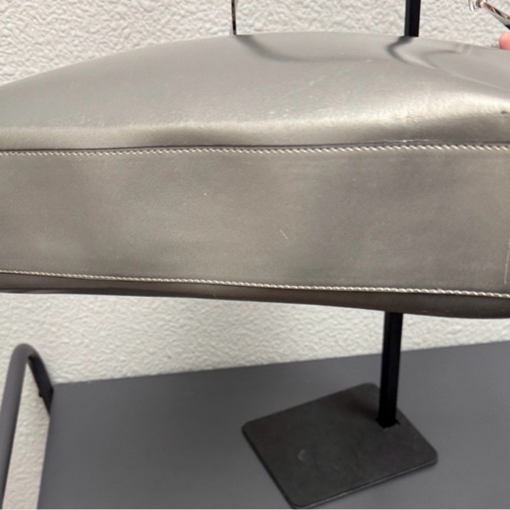 EUC AUTHENTIC VINTAGE SALVATORE FERRAGAMO METALLIC GREY/SILVER - Picture 5 of 11